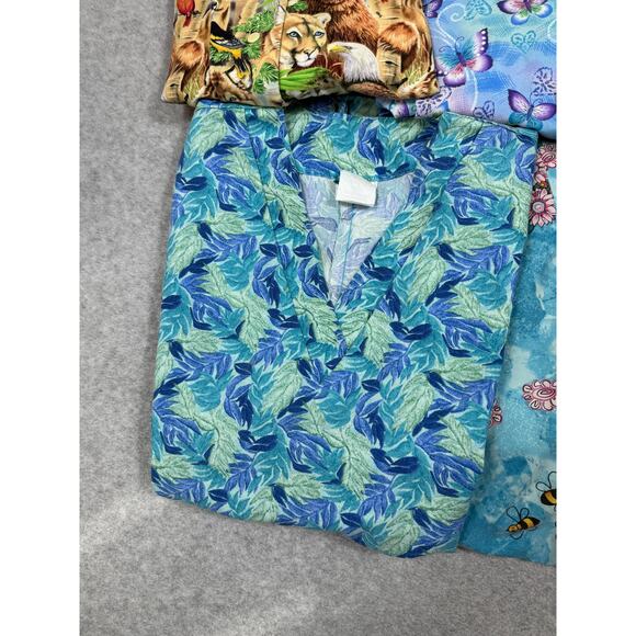 Lot Of 5 Womens Size M Printed Scrub Tops - Picture 3 of 6